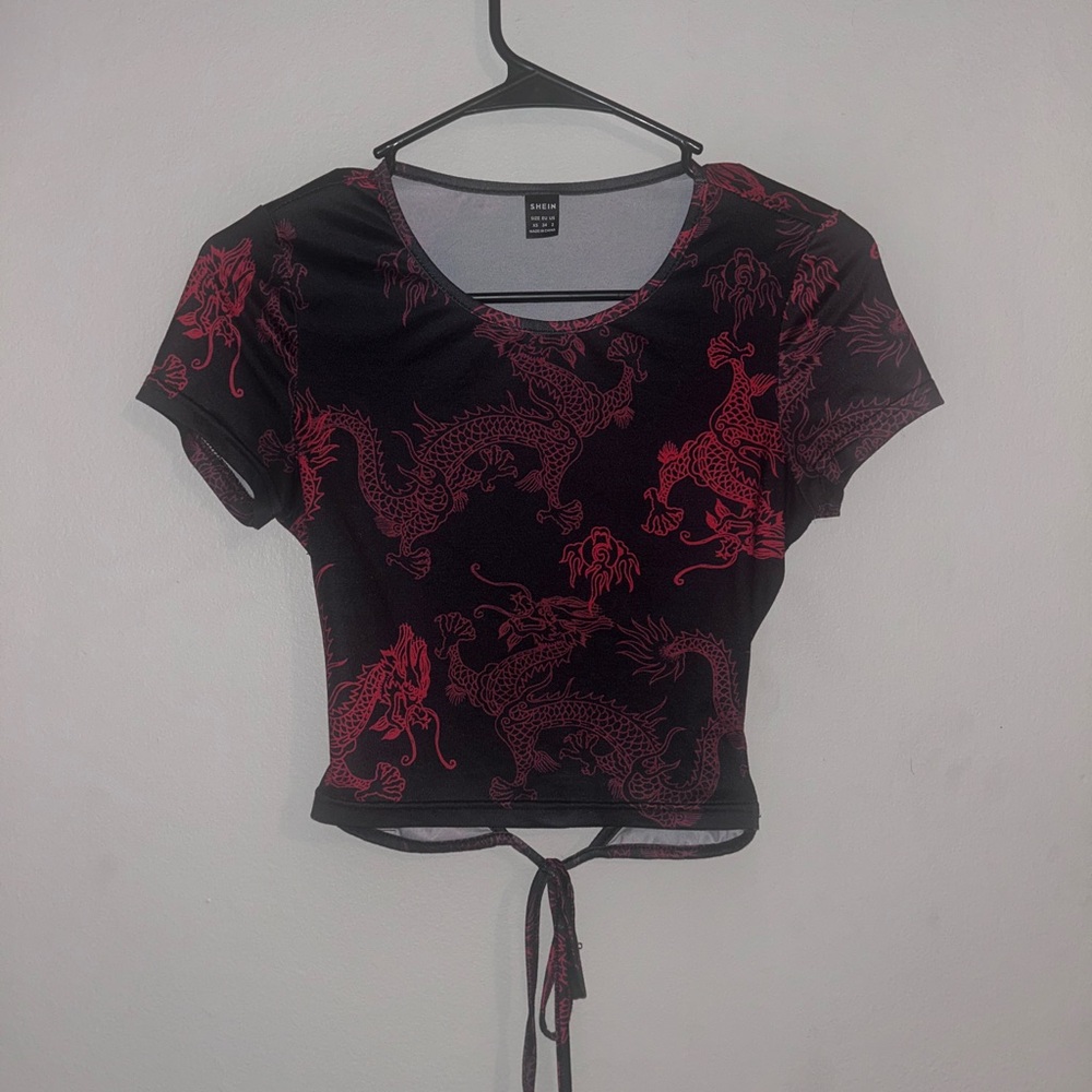 Black and Red Dragon Print Short Sleeve Top